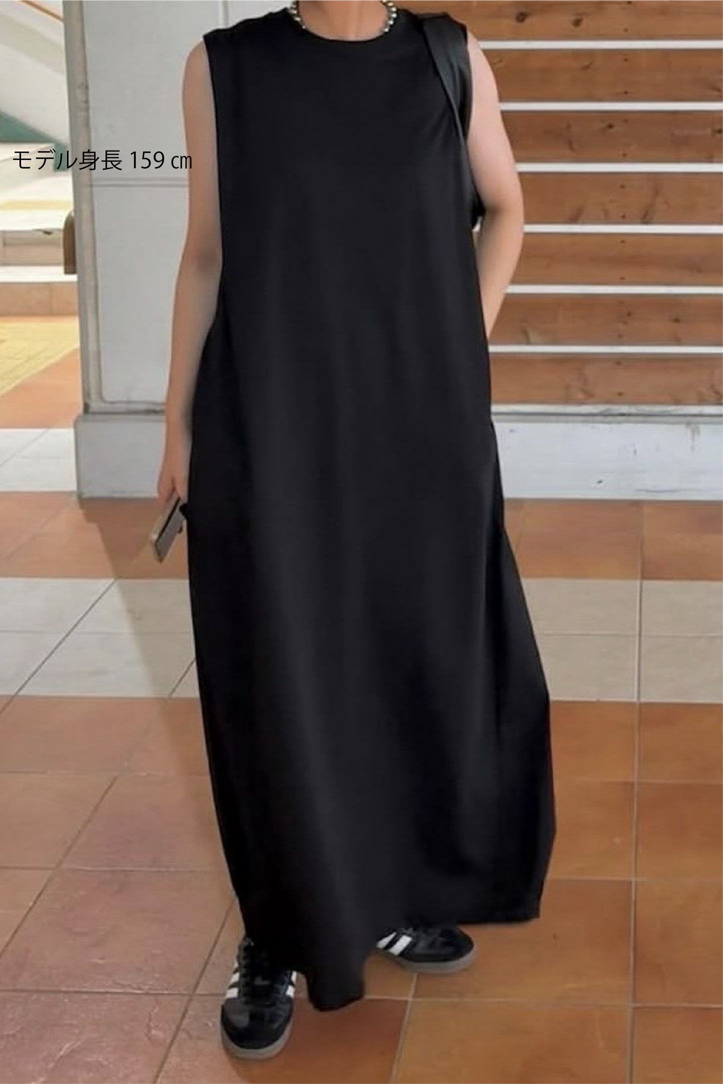 Tuck dress (black)