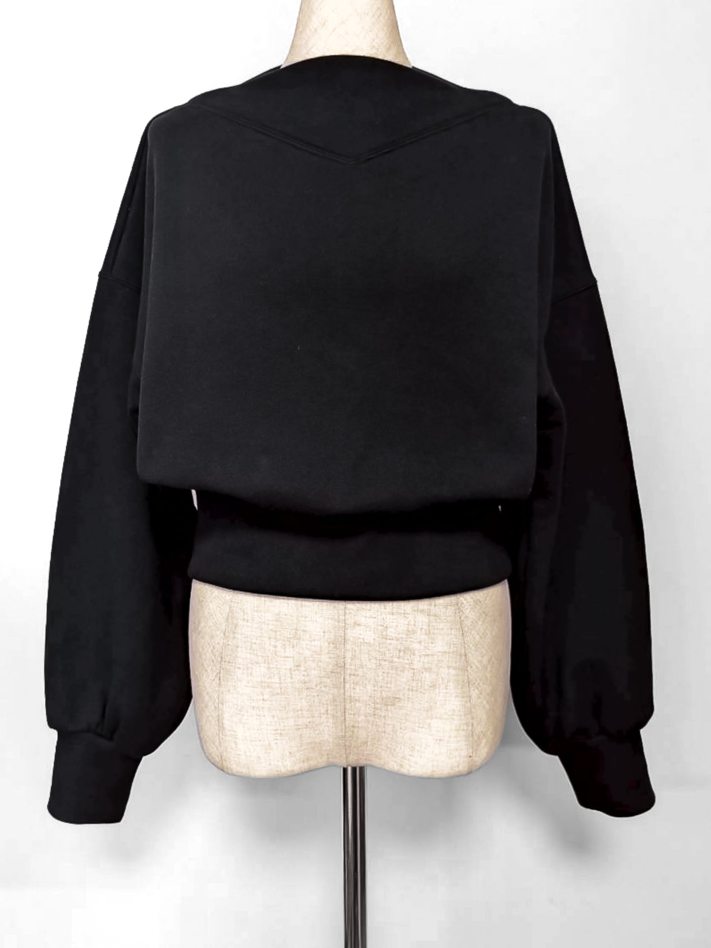 Edge neck sweater (2color)
