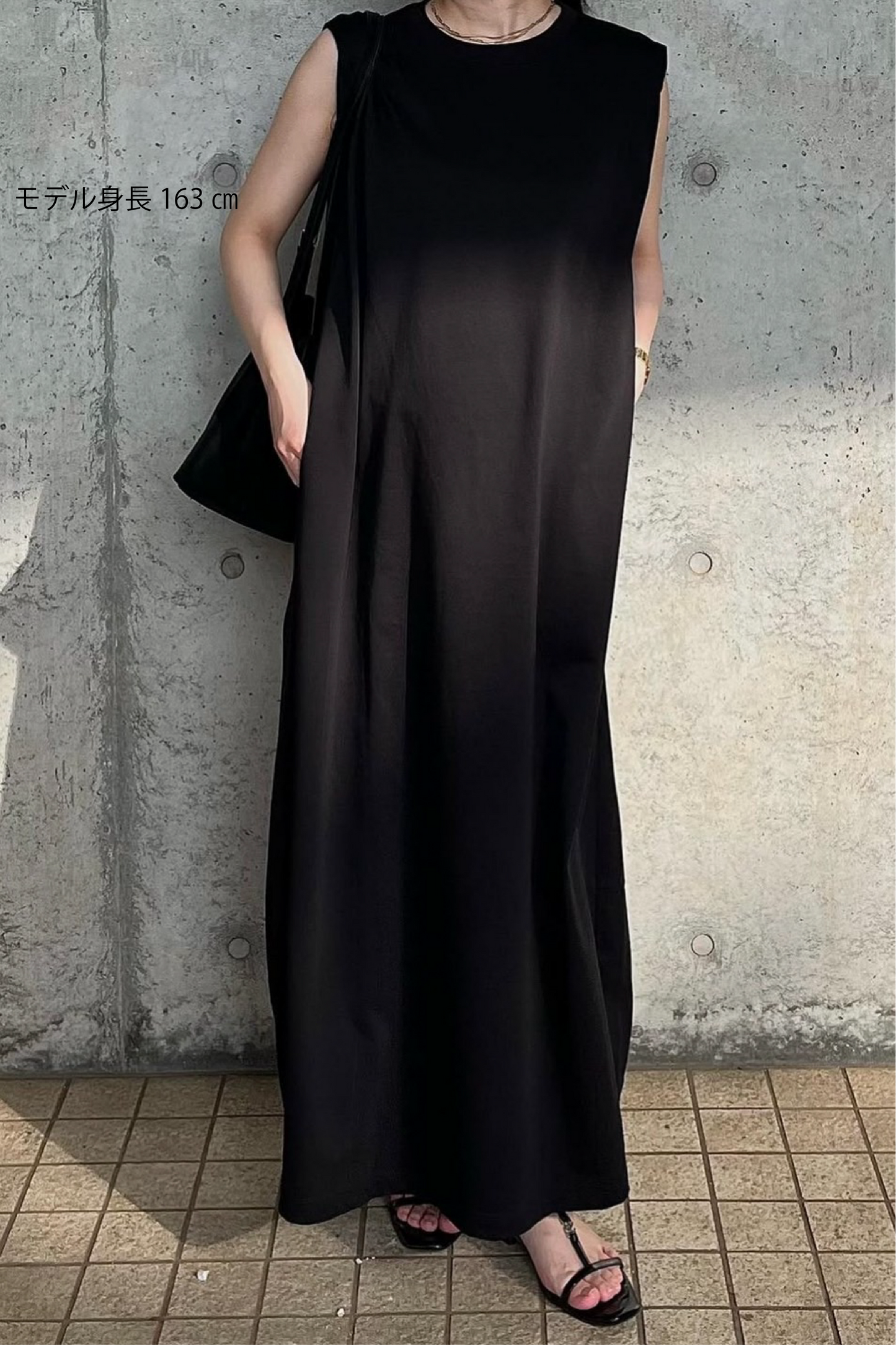 Tuck dress (black)