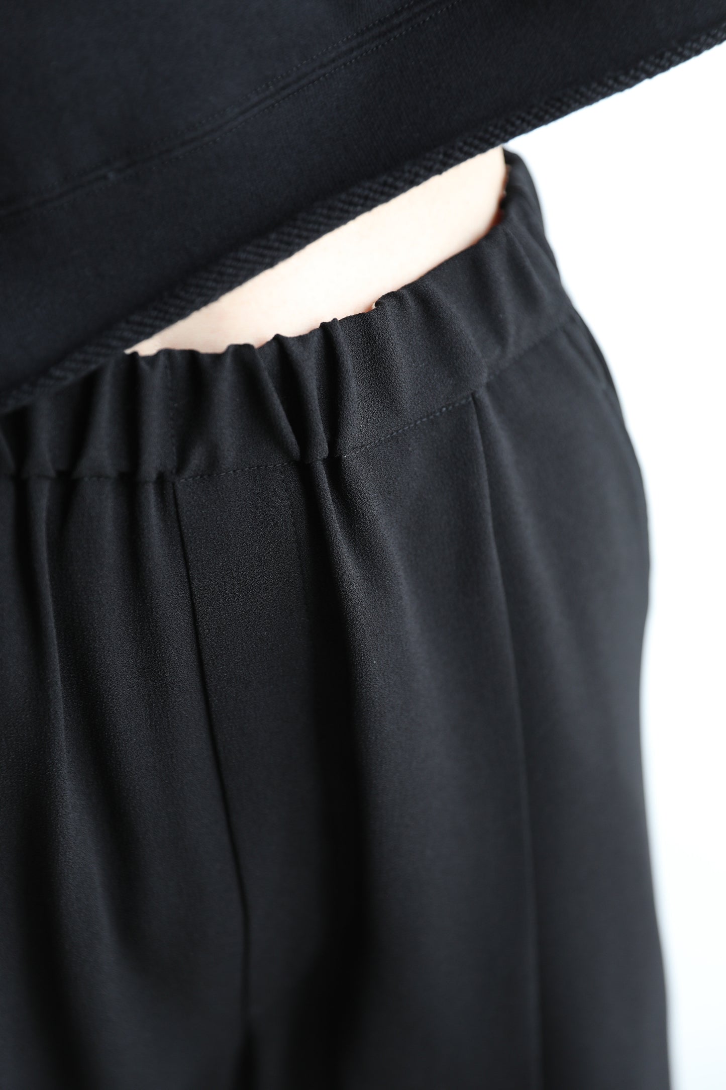 Tuck wide pants (black)