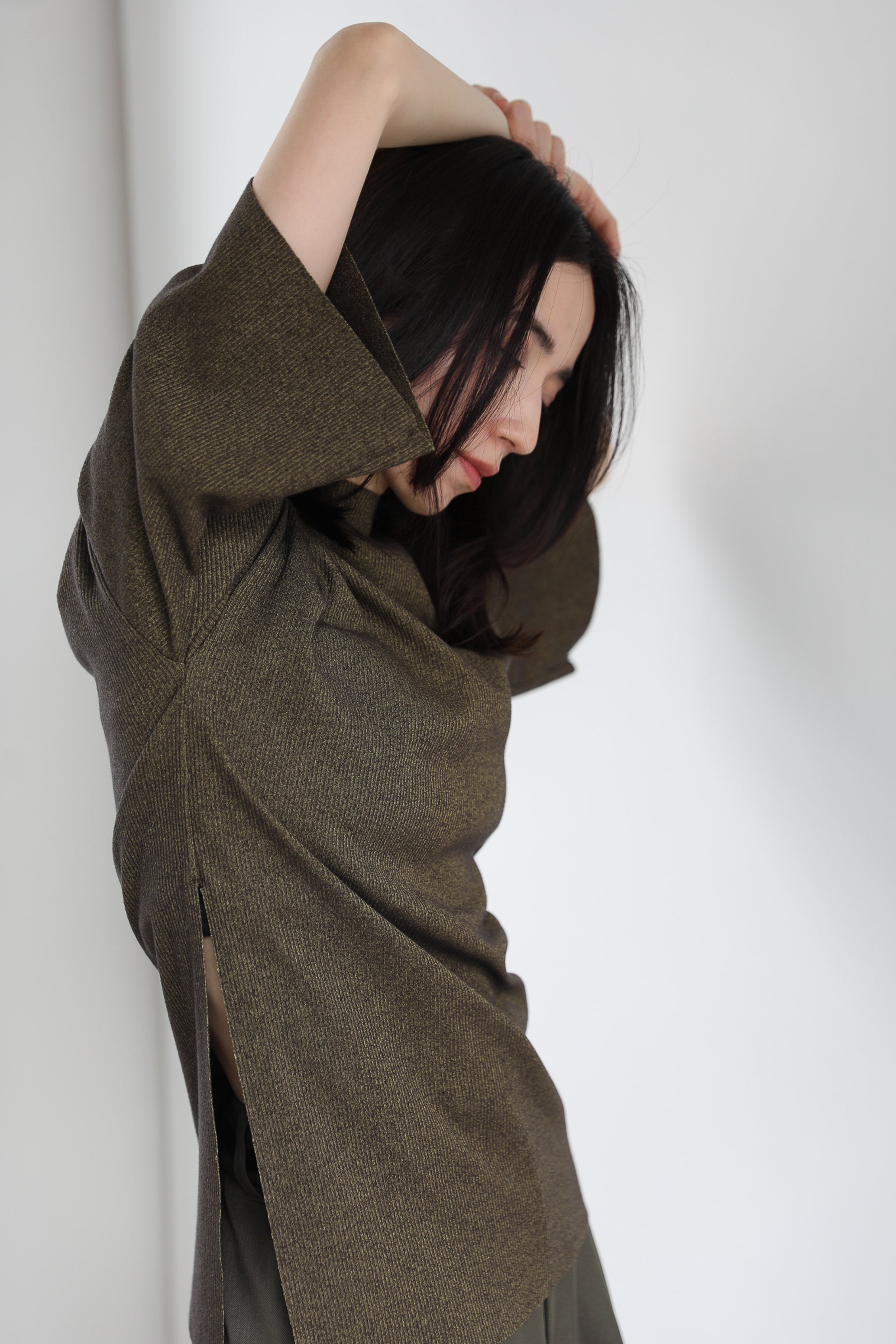 Side slit rib t (2color) – IFMEH
