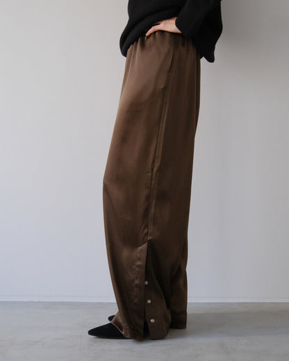 Satin slit pants (2colors)