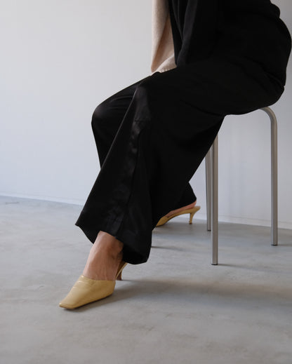 Satin slit pants (2colors)