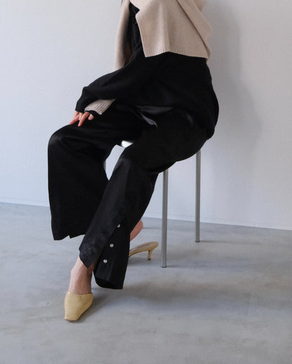 Satin slit pants (2colors)