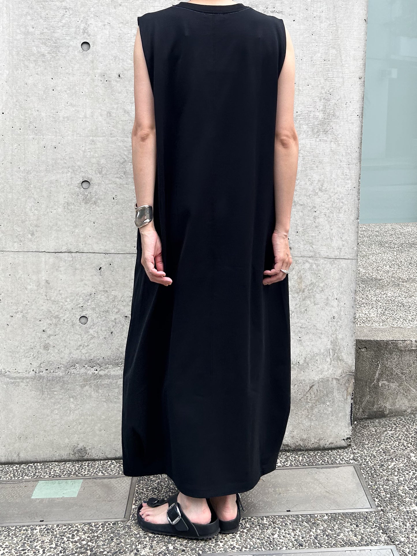 Tuck dress -black-