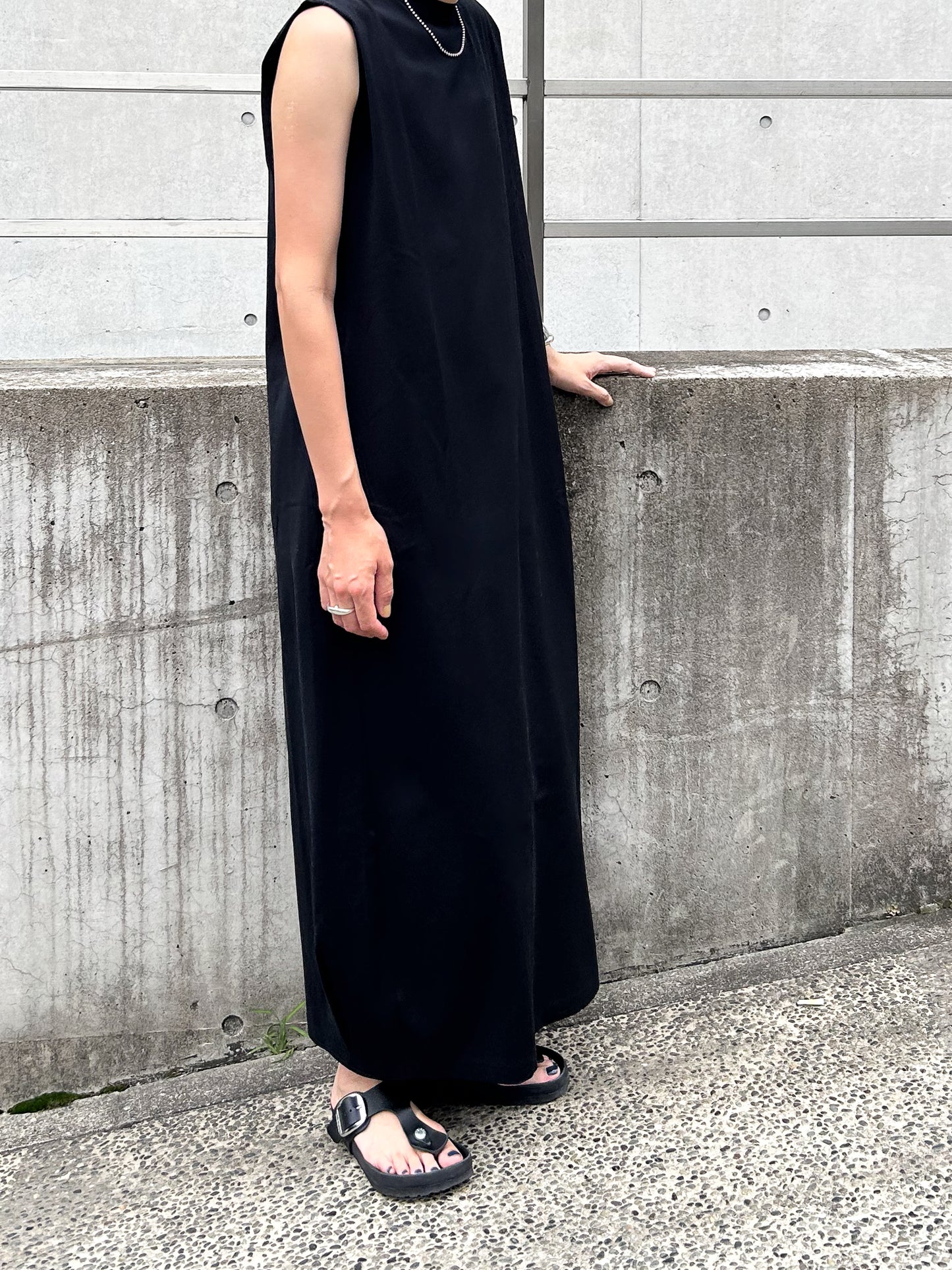 Tuck dress -black-