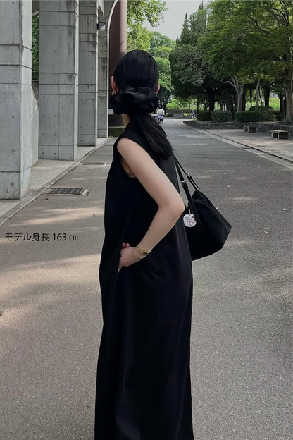 Tuck dress (black)