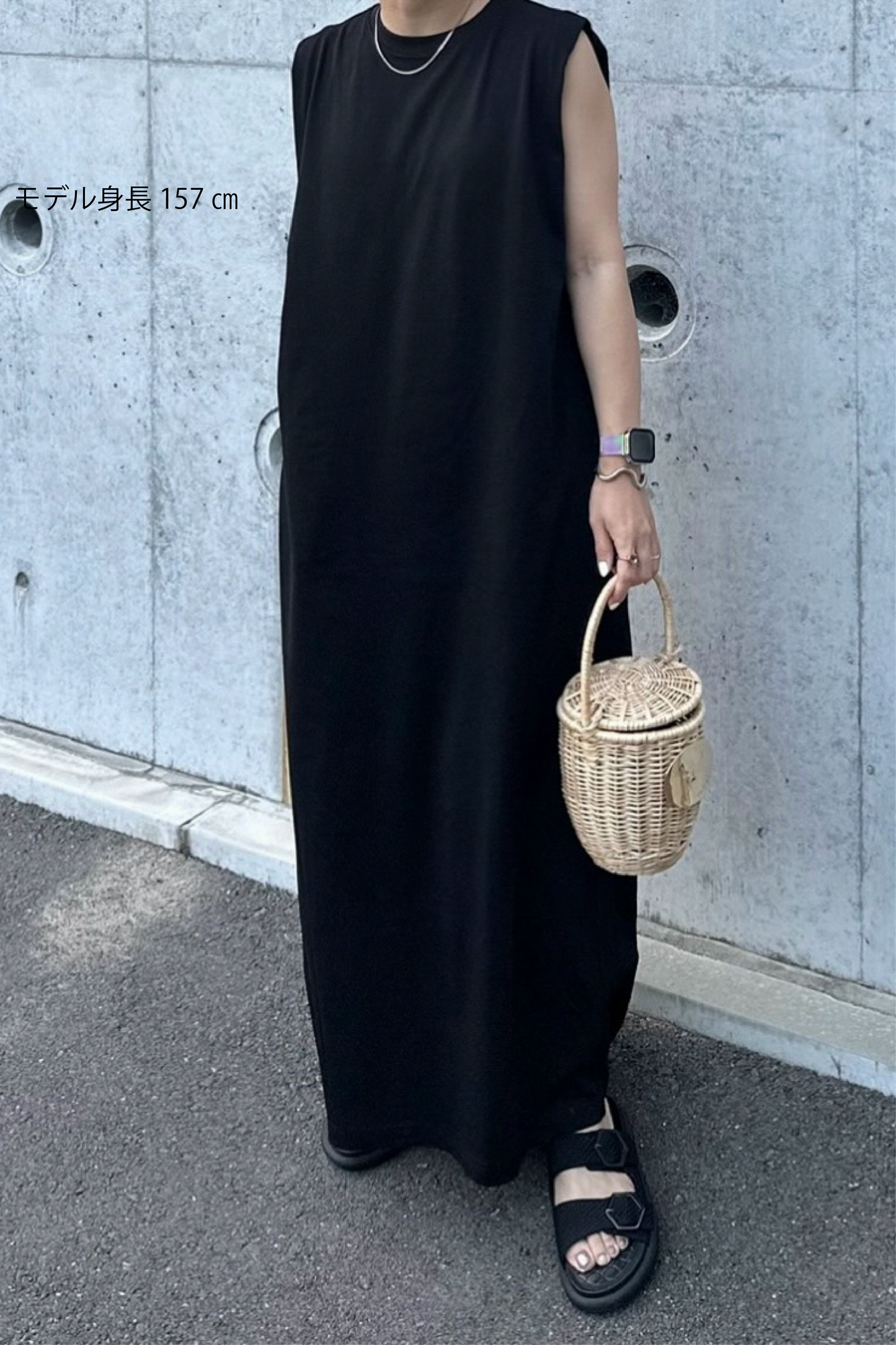 Tuck dress (black)