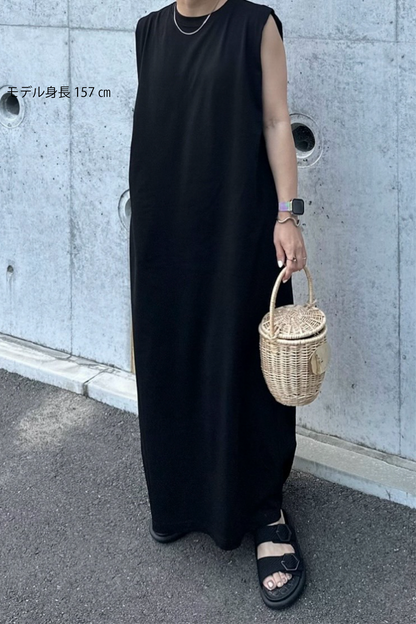 Tuck dress (black)
