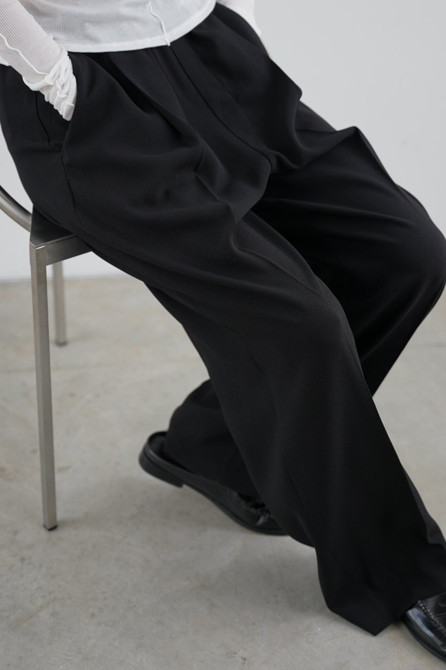 Tuck wide pants (black)