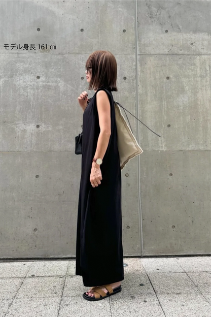 Tuck dress (black)