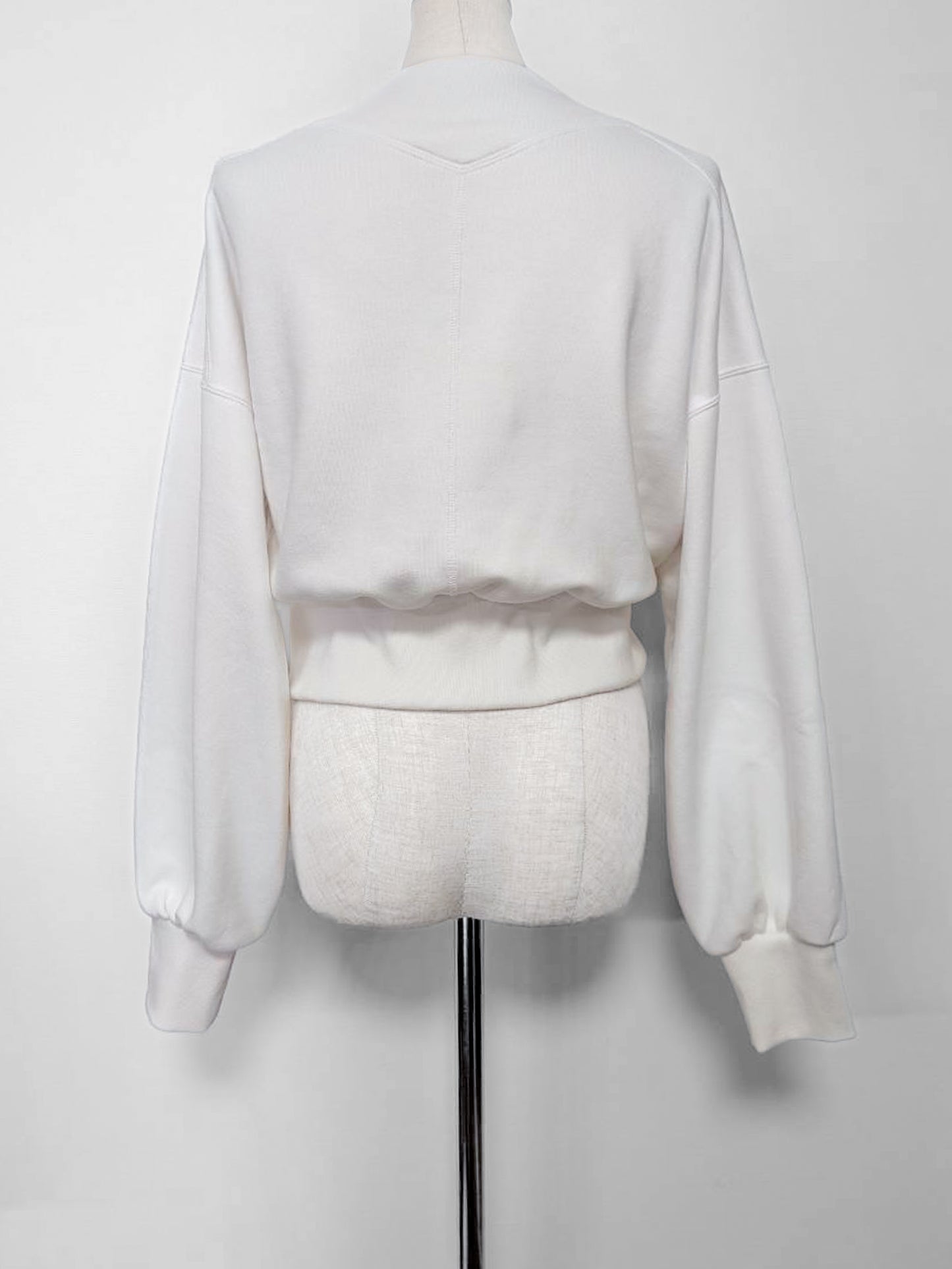 Edge neck sweater (2color)