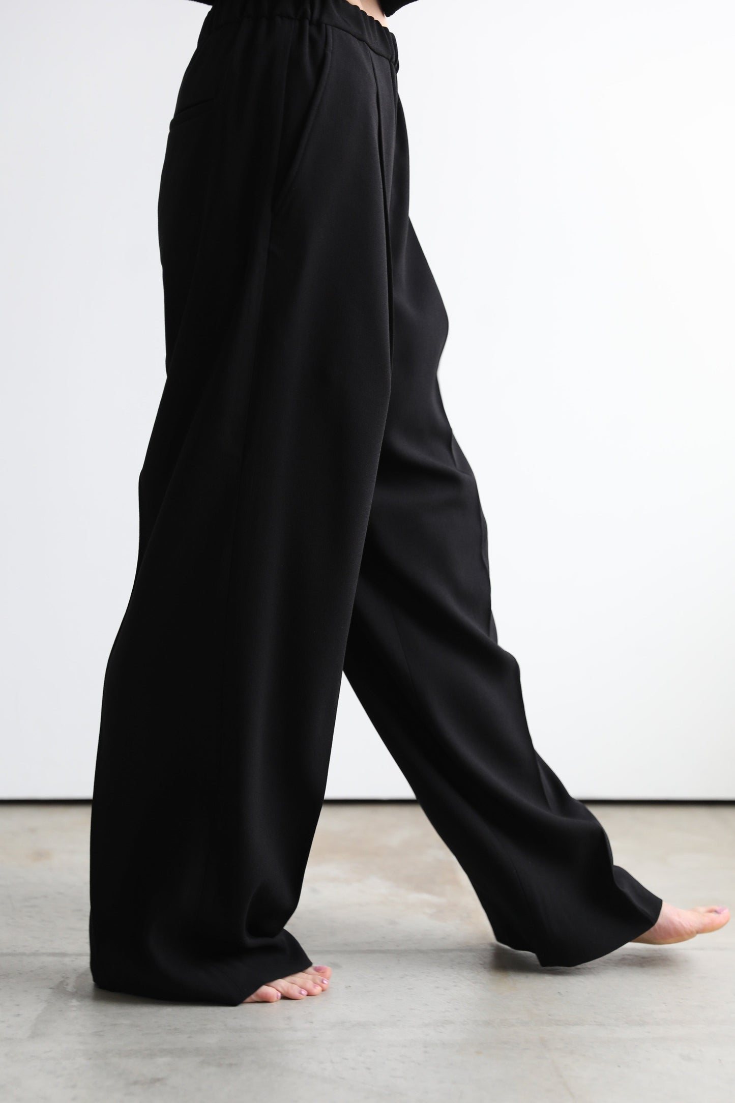 Tuck wide pants (black)