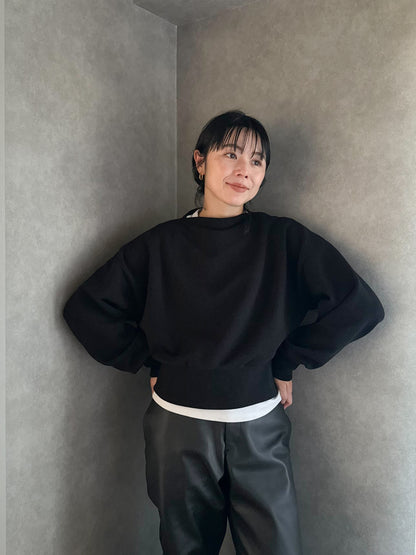 Edge neck sweater (2color)