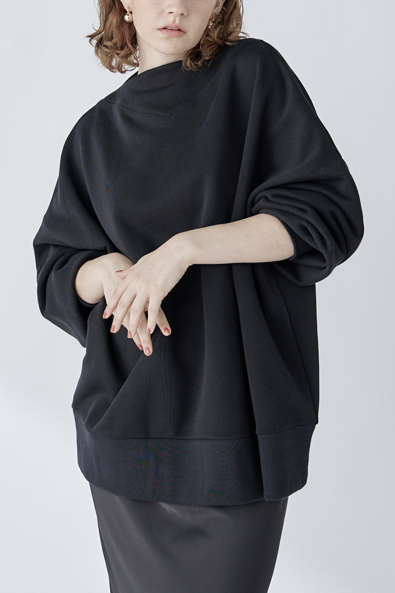 edge neck sweater (-black-)