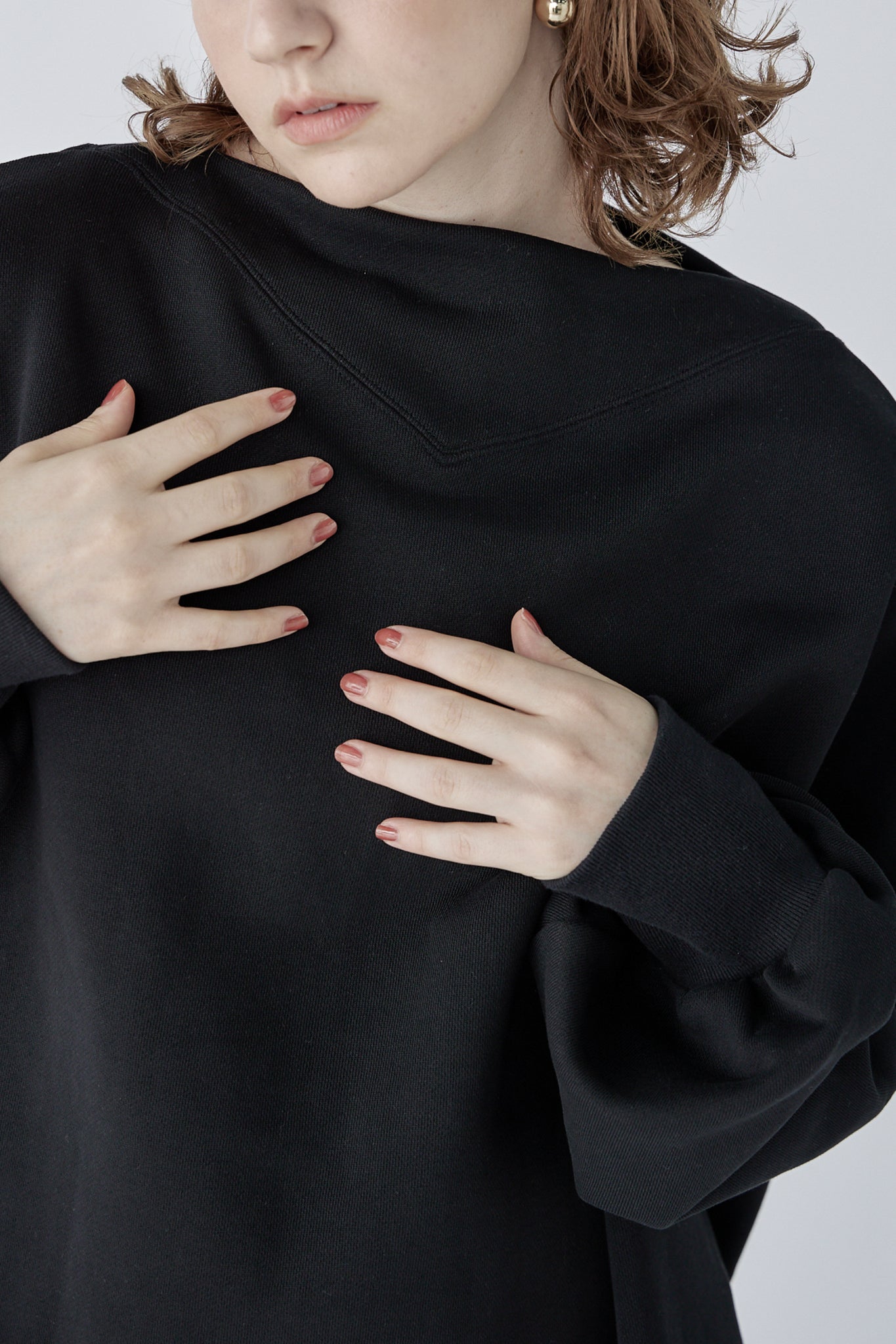 edge neck sweater (-black-)