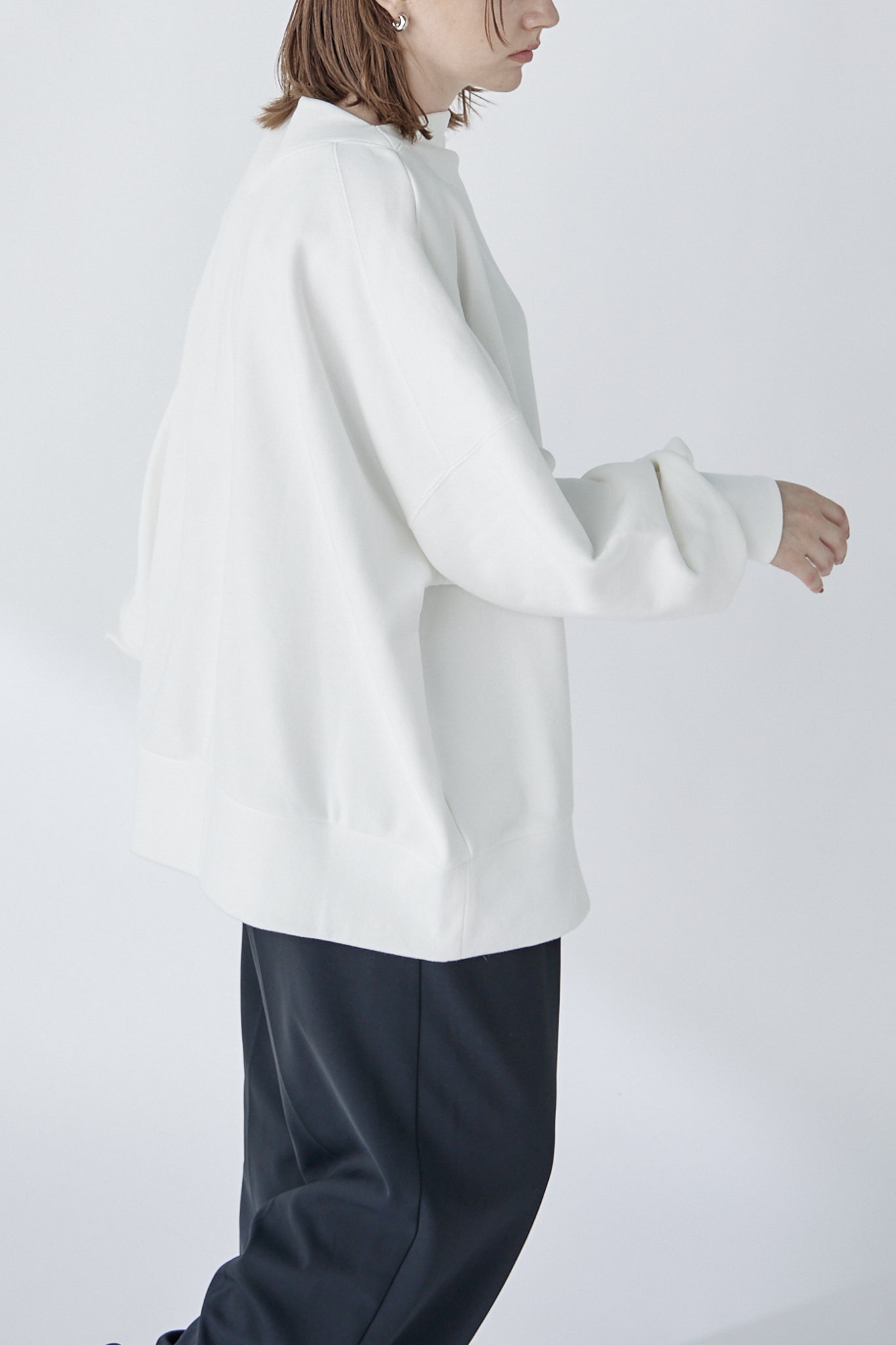 edge neck sweater (-white-)