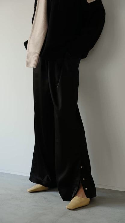 Satin slit pants (2colors)